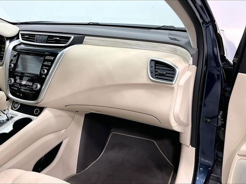 Used 2016 Nissan Murano S image 18