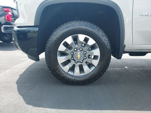 New 2026 Chevrolet Silverado 2500 Custom w/ Custom Value Package AWD/4WD image 10