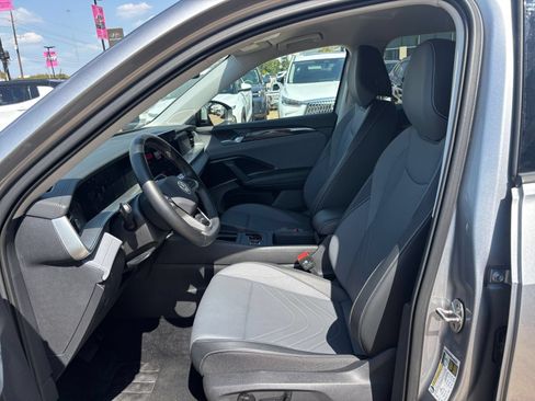 Used 2026 Volkswagen Tiguan SE AWD/4WD image 28
