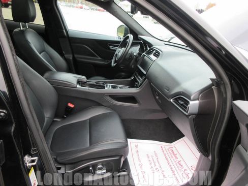 Used 2020 Jaguar F-PACE Premium AWD/4WD image 16