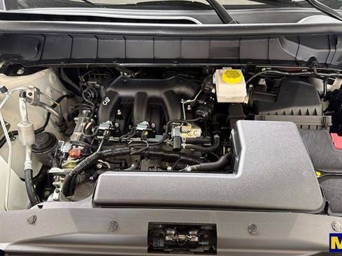 Used 2025 Nissan Pathfinder S AWD/4WD image 24
