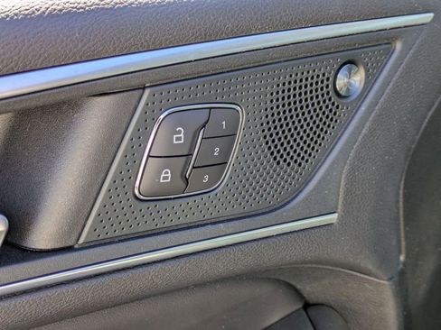 Used 2024 Ford Edge Titanium image 13