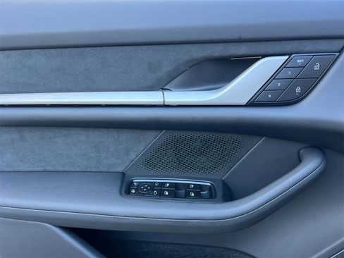 New 2025 Porsche Taycan Turbo GT image 12