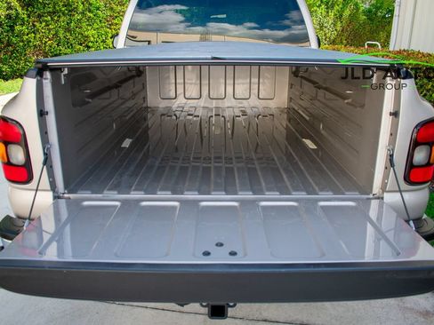 Used 2004 Chevrolet Silverado 1500 4x4 Regular Cab w/ Light Duty Power Package image 42