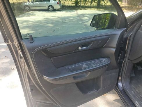 Used 2014 Chevrolet Traverse LT FWD image 12