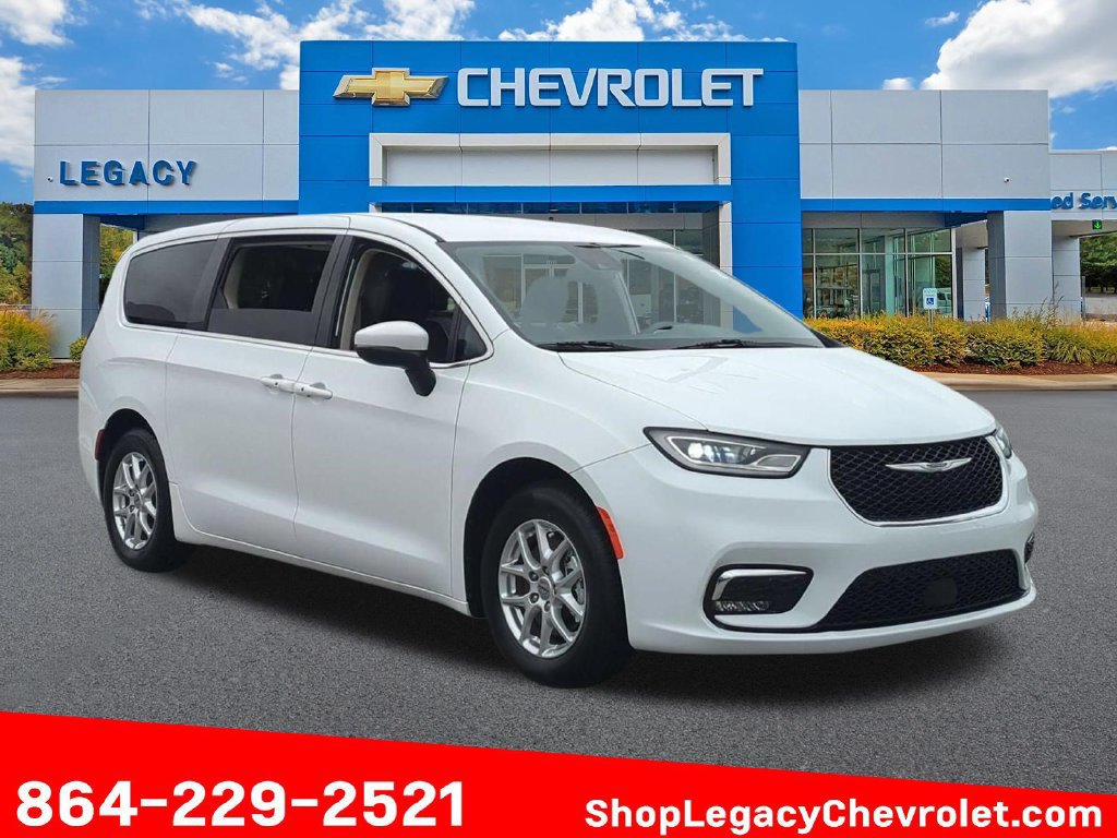 Used 2023 Chrysler Pacifica Touring-L FWD image 1