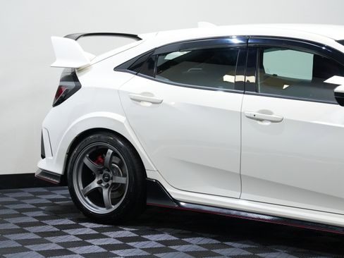 Used 2018 Honda Civic Type R image 13