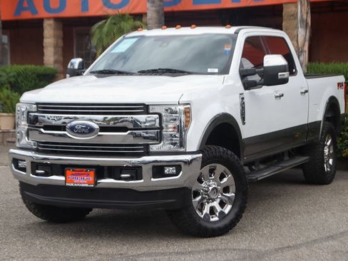 Used 2018 Ford F250 Lariat w/ Lariat Ultimate Package AWD/4WD image 15