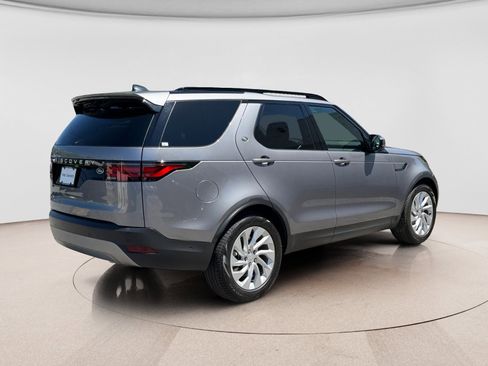 Used 2023 Land Rover Discovery S AWD/4WD image 5