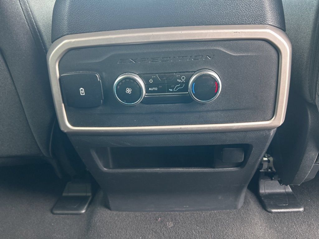 Used 2024 Ford Expedition XLT AWD/4WD image 27