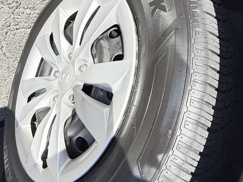 Used 2011 Hyundai Sonata GLS image 16