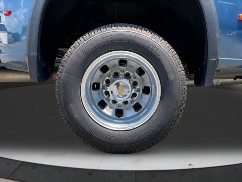 Used 2024 Chevrolet Silverado 3500 High Country w/ High Country Premium Package AWD/4WD image 39