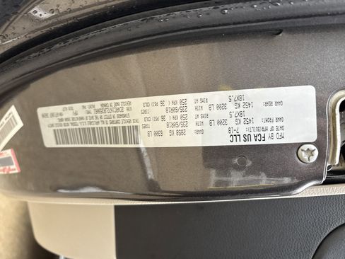 Used 2018 Chrysler Pacifica Limited w/ Advanced Safetytec Group image 34