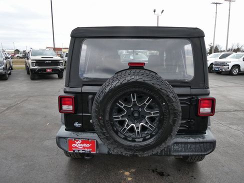Used 2019 Jeep Wrangler Unlimited Sport image 6