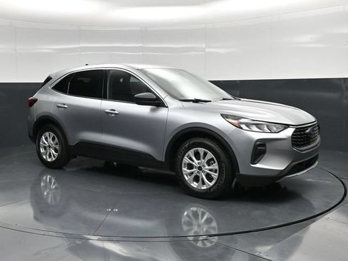 Used 2024 Ford Escape Active FWD image 3