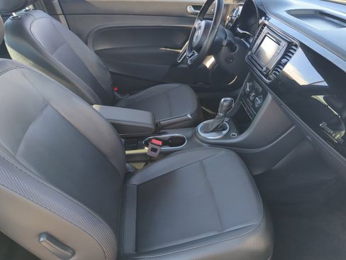 Used 2018 Volkswagen Beetle 2.0T S image 18