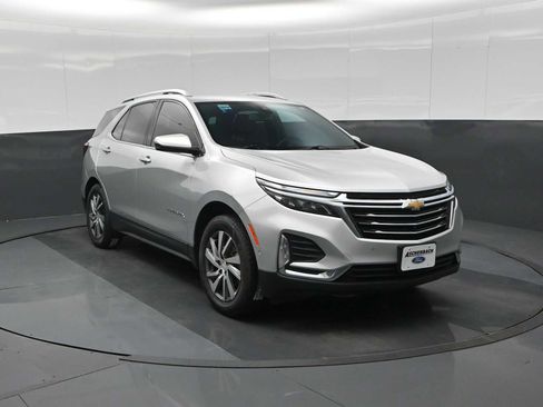 Used 2022 Chevrolet Equinox Premier image 2