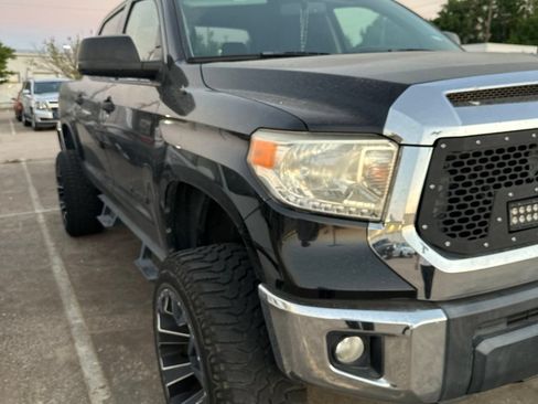 Used 2017 Toyota Tundra SR5 w/ SR5 Upgrade Package AWD/4WD image 24