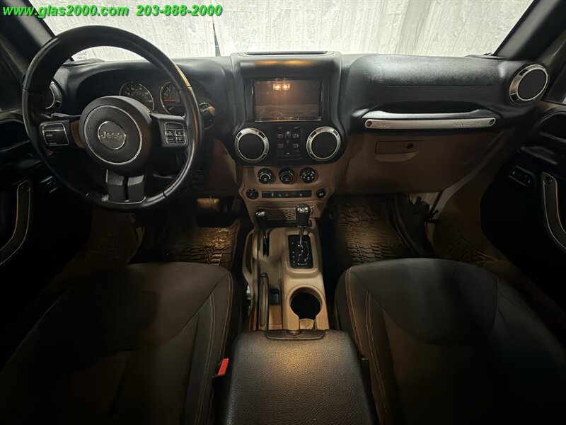 Used 2017 Jeep Wrangler Unlimited Sahara AWD/4WD image 6