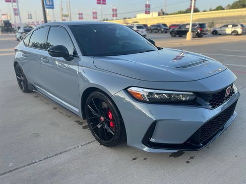 Used 2025 Honda Civic Type R image 3