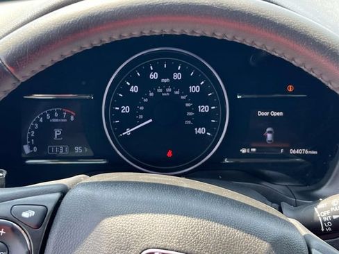 Used 2019 Honda HR-V Touring image 26