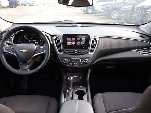 Used 2018 Chevrolet Malibu LT image 37
