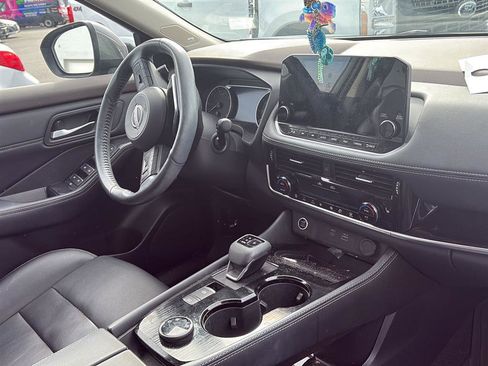 Used 2023 Nissan Rogue SL w/ SL Premium Package image 8