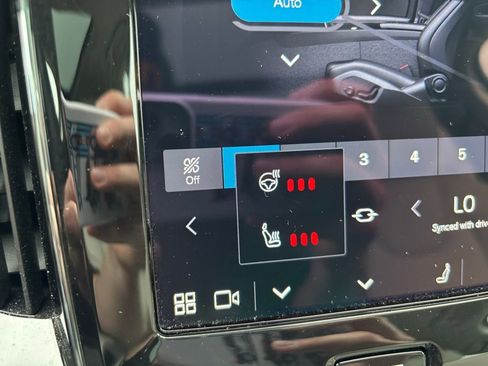 Used 2025 Volvo V60 B5 Cross Country Plus image 14