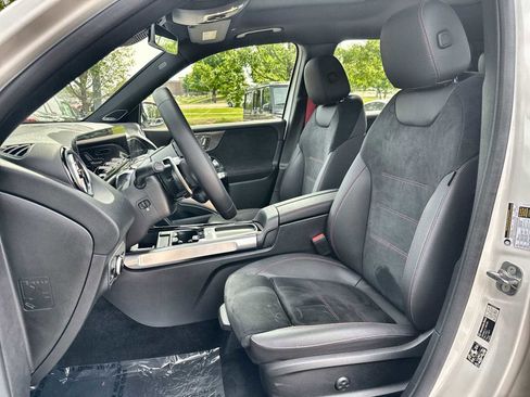 Used 2026 Mercedes-Benz GLB 35 AMG 4MATIC image 3