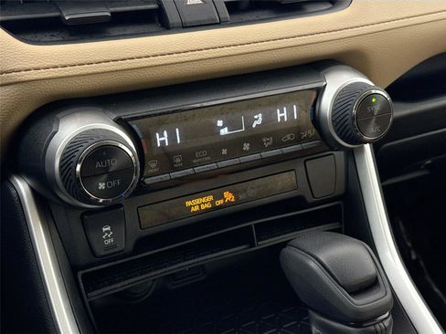 Certified 2022 Toyota RAV4 XLE image 23