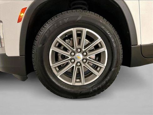Used 2023 Chevrolet Traverse LT FWD image 10