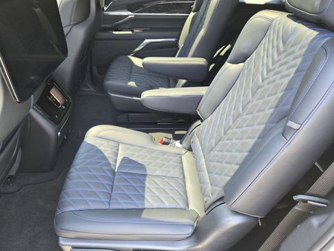 Used 2026 Cadillac Escalade IQ Sport 1 w/ LPO, ONYX Package AWD/4WD image 6