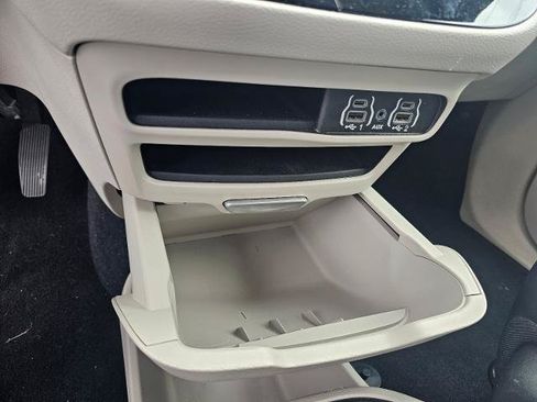 Used 2023 Chrysler Pacifica Touring-L FWD image 54