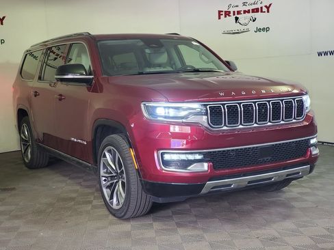 Used 2024 Jeep Wagoneer L Series III w/ Premium Group I AWD/4WD image 2