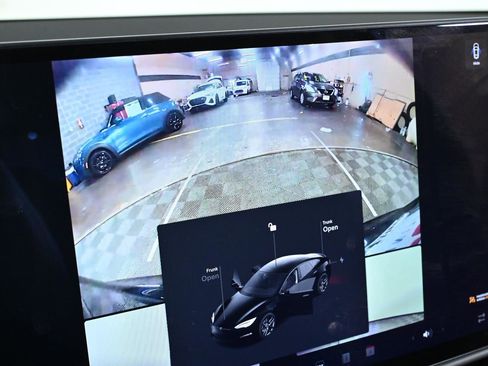 Used 2021 Tesla Model S Plaid image 14