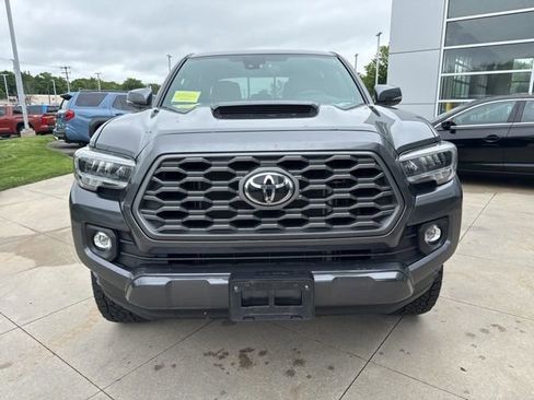 Used 2023 Toyota Tacoma TRD Sport w/ Technology Package AWD/4WD image 2