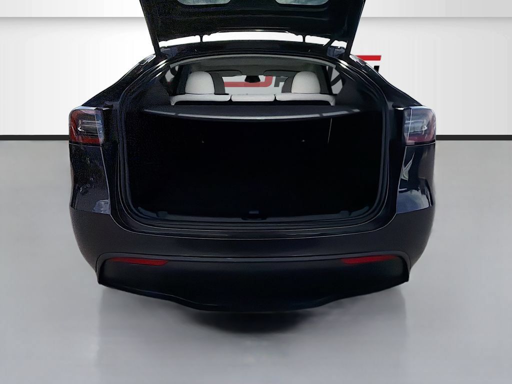 Used 2024 Tesla Model Y Long Range AWD/4WD image 27