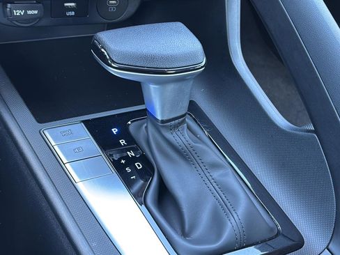 Certified 2025 Hyundai Elantra SE FWD image 34