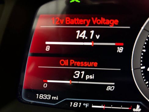 Used 2024 Chevrolet Corvette Stingray Preferred Cpe w/ Z51 Performance Package RWD image 31