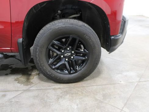 Used 2021 Chevrolet Silverado 1500 Custom Trail Boss AWD/4WD image 38