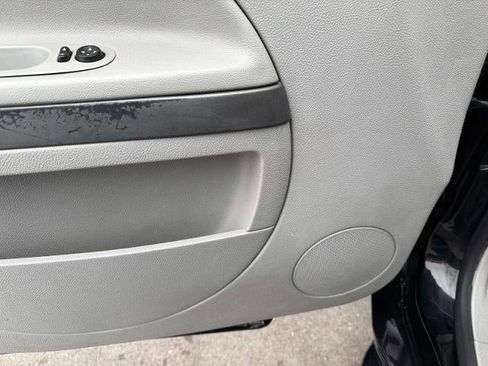 Used 2006 Chevrolet HHR LT w/ Preferred Equipment Group image 32