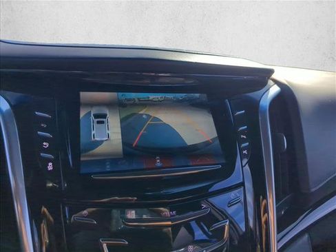 Used 2018 Cadillac Escalade Platinum image 9