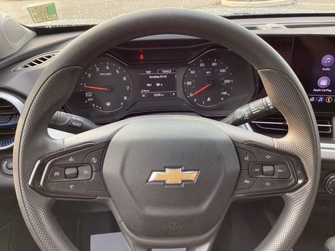 Used 2024 Chevrolet Trax LS w/ LS Convenience Package FWD image 23
