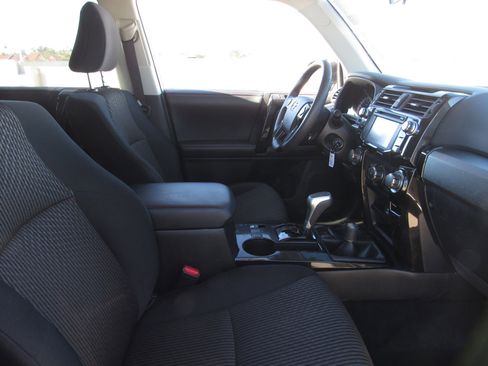 Used 2019 Toyota 4Runner TRD Off-Road image 8