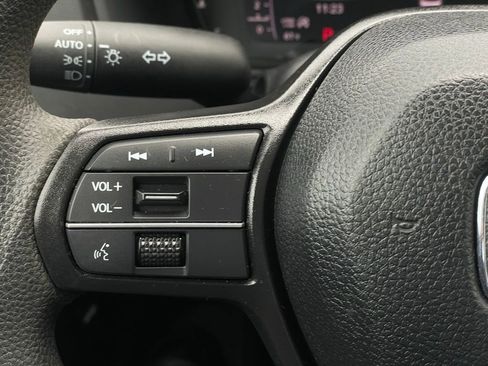 Certified 2025 Honda Accord LX image 15