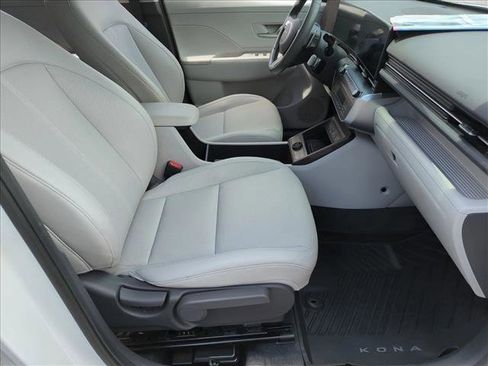 Used 2024 Hyundai Kona Limited AWD/4WD image 21