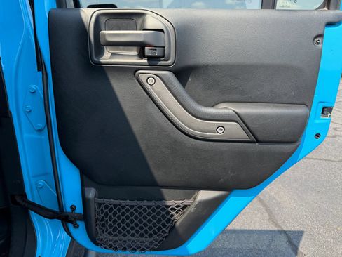 Used 2018 Jeep Wrangler Unlimited Sport S AWD/4WD image 30