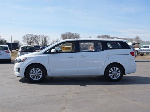 Used 2018 Kia Sedona L image 6