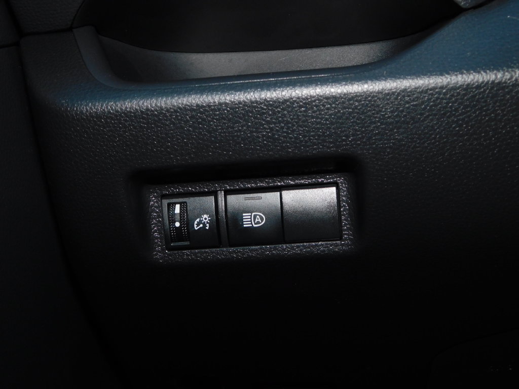 Used 2025 Toyota RAV4 LE AWD/4WD image 26