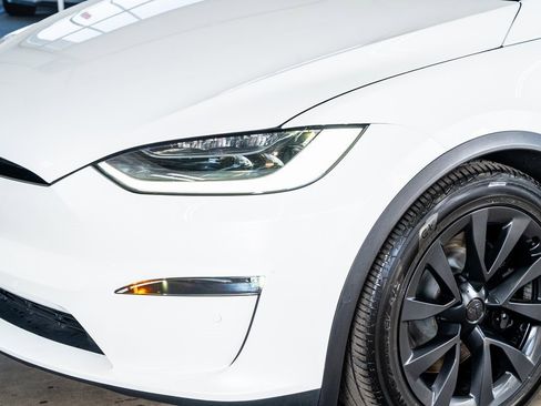 Used 2022 Tesla Model X image 12